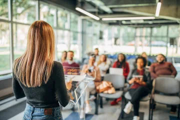 Les fonctionnalités communication de la plateforme alumni AlumnForce
